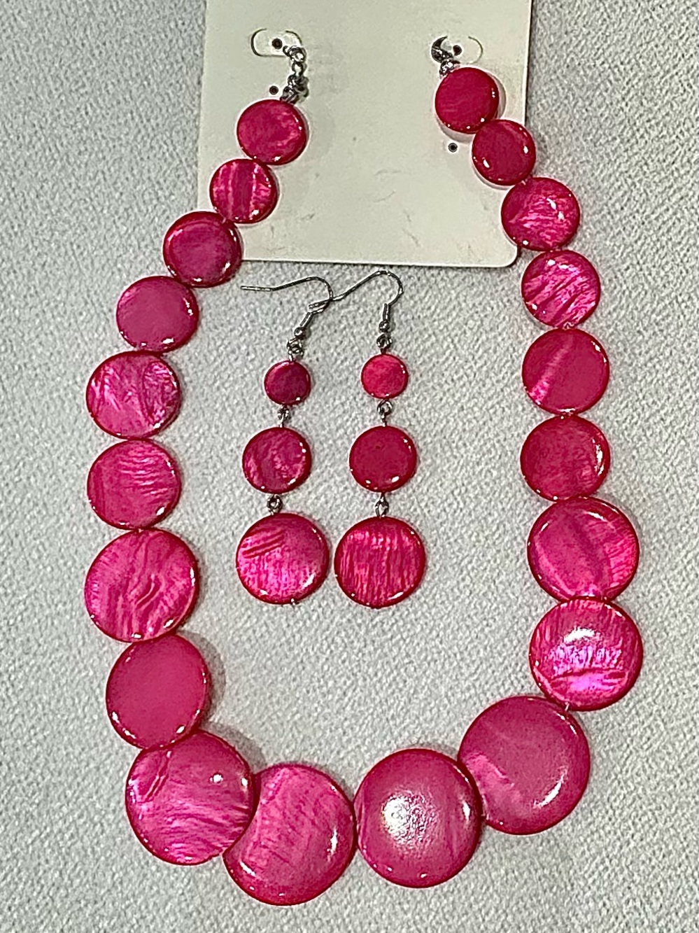 Charming Charlie Hot Pink Mother-of-Pearl Disc Necklace & Drop Earrings